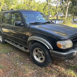 2001 Ford Explorer