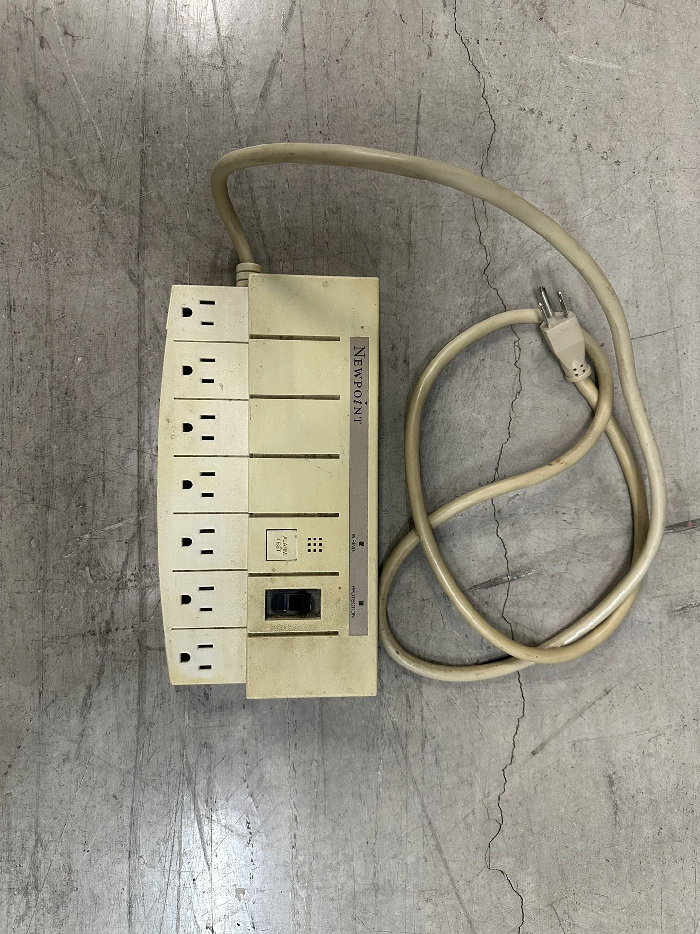 Newpoint Rx2000t 900J Rated Surge Protector