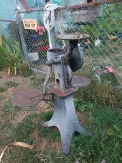 Antique Cast Iron Cream Separator - Vintage Farmhouse Decor / Restoration Project