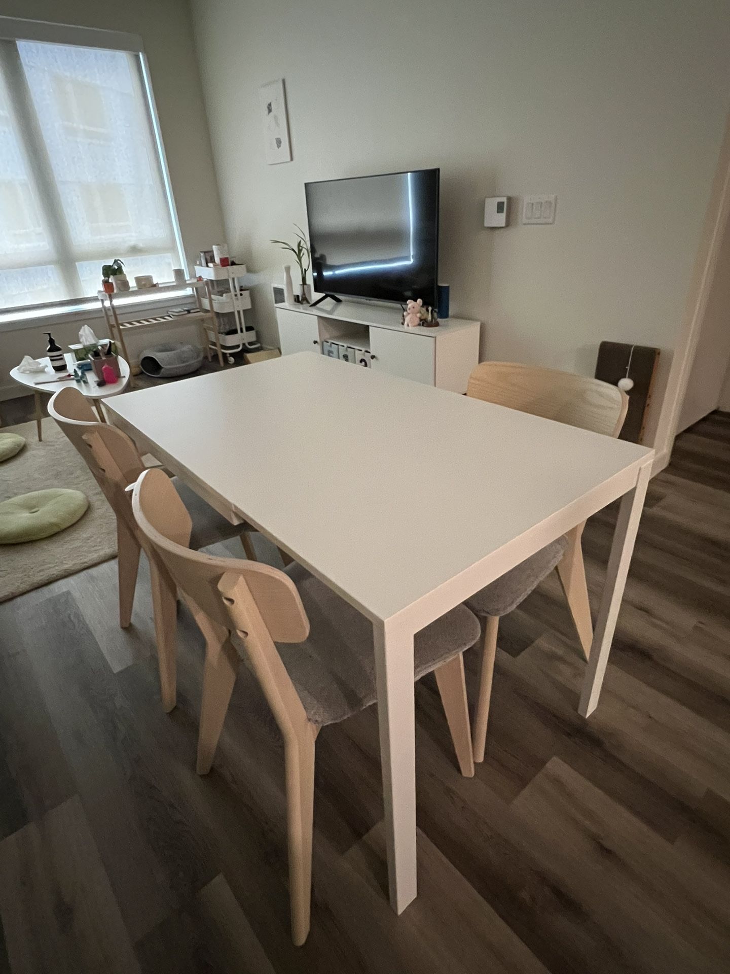 Dinning table with 3 chairs