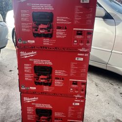 Milwaukee(BRAND NEW*****) M18 18-Volt 2 Gal. Lithium-Ion Cordless Wet/Dry Vacuum (Vacuum-Only)