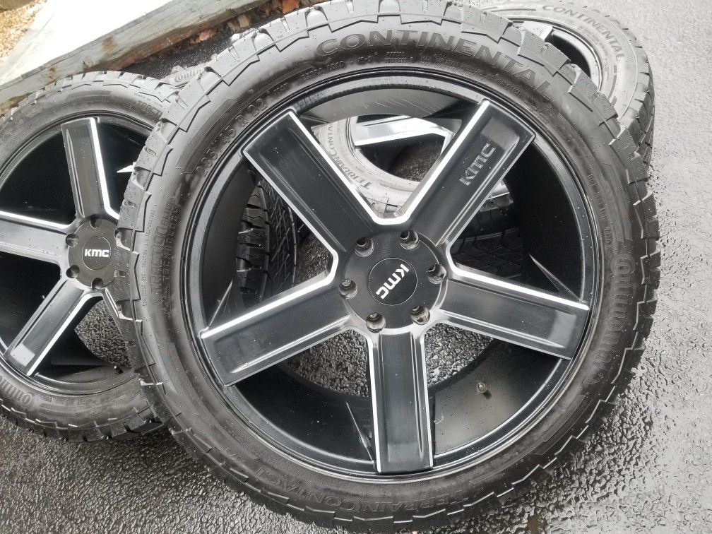 22" KMC wheels tires 6 lugs gmc chevy