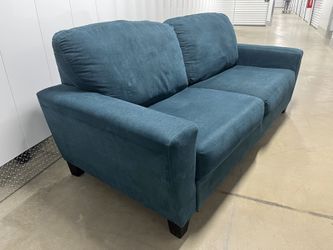 CLEAN SOFÁ FOR SALE ‼️