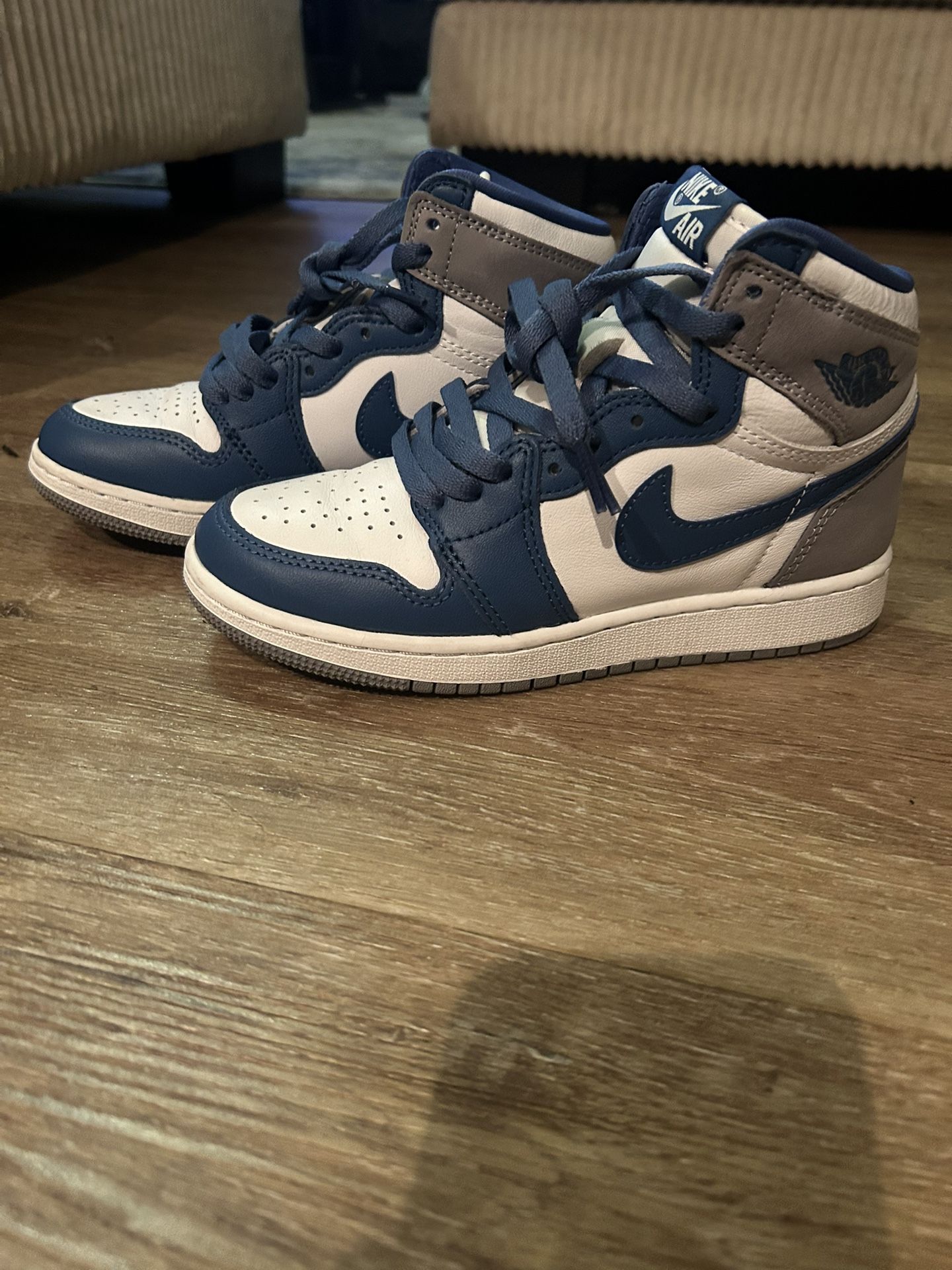 Jordan 1 Retro (3.5Y)
