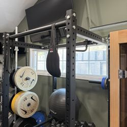 Titan fitness Squat rack With Pull Up Handles 