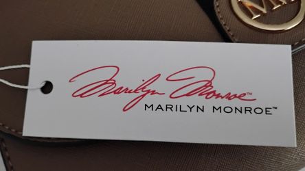 Marilyn Monroe Crossbody Purse Tan Navy Red Strap Gold Chain Gold Mm