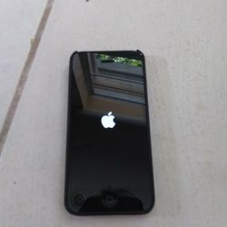 Apple 2012 iPhone 5 black  12.6 GB AT&T iOS 9 working smartphone MD638LL/A 