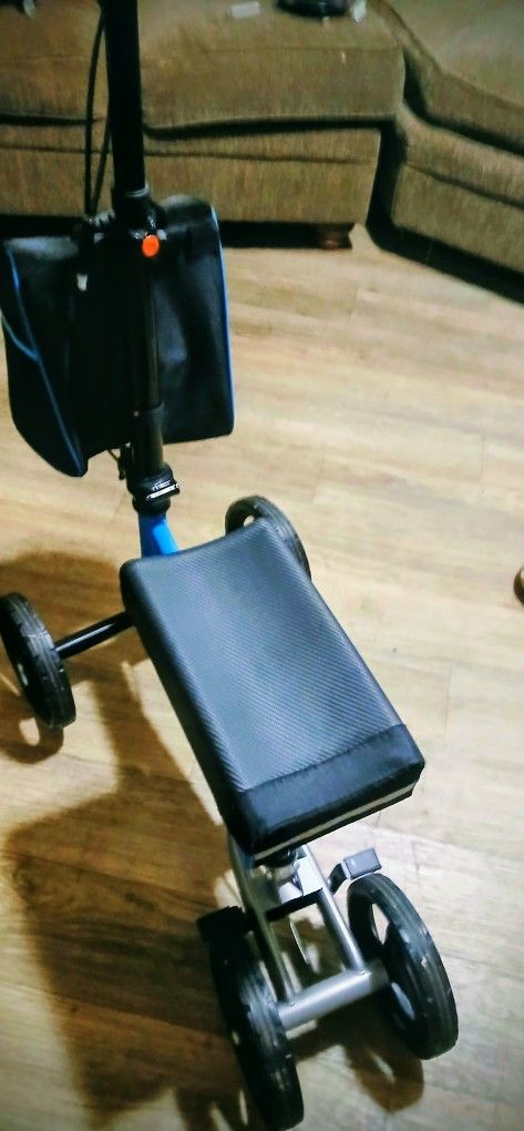 Knee Scooter Almost New 