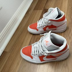 Woman’s Air Jordan 1 Mid SE Bright Citrus/White