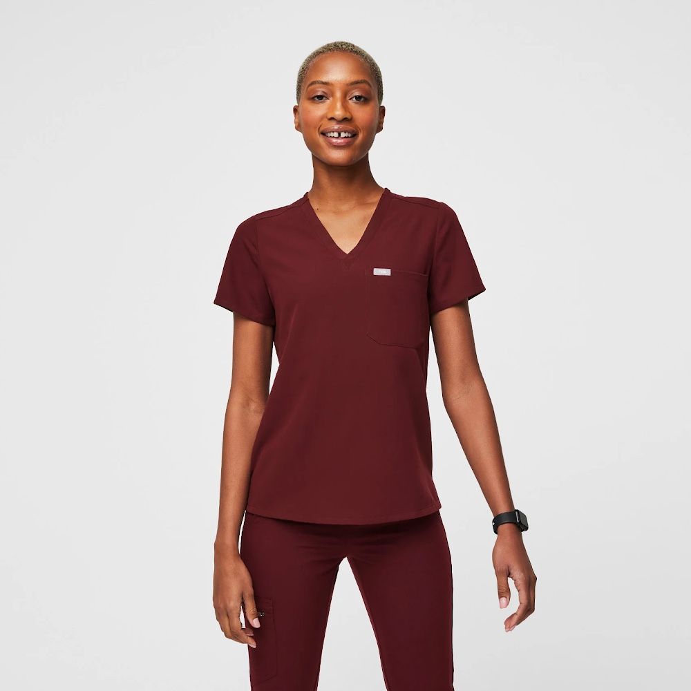 Figs Burgundy Catarina™ - One-Pocket Scrub Top M - Burgundy