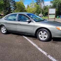 2001 Ford Taurus