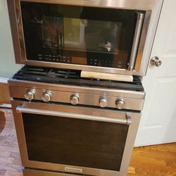 Gas Stove And Microwave 