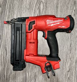 Milwaukee M18 FUEL 18-Gauge Brad Nailer