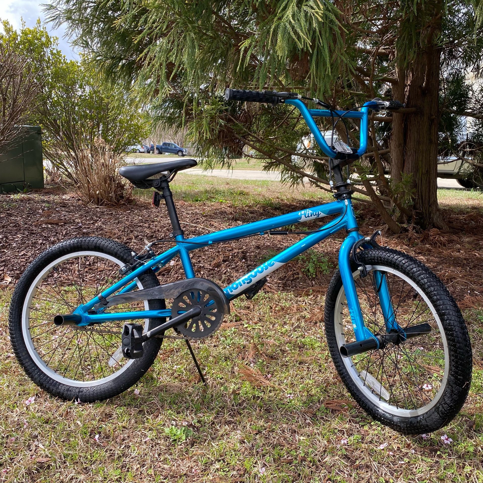 Mongoose Fling 100, 20-inch freestyle BMX bike for girls.