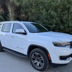 2022 JEEP WAGONEER SERIES III 4WD 5.7L HEMI 8 PASSENGER*ONLY 61K MILES  ONLY 61,000 MILES  ONE OWNER  WARRANTY INCLUDED  CLEAN FLORIDA TITLE  CLEAN CA