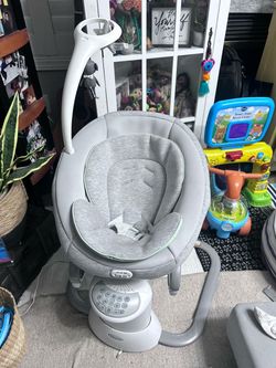 Graco Baby Swing with me with removable rocker