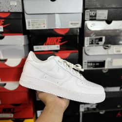 DS Nike Air Force 1 Low White size 12