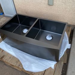 Glacier Bay Gunmetal Black Stainless Steel 36 in. 18-Gauge Double Bowl Farmhouse Apron Kitchen Sink