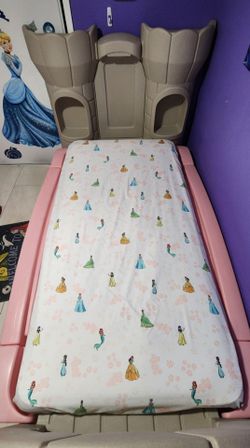 Kids castle twin bed