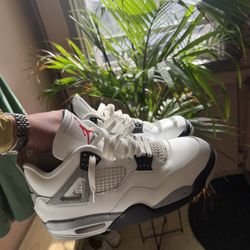 Jordan Cement 4 Size 9.5 Men’s Worn One Time Great Condition