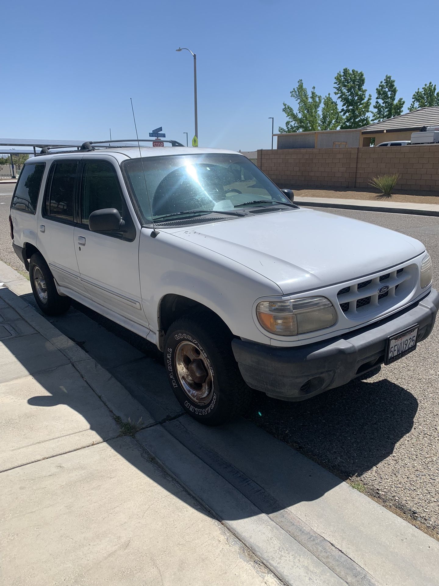 2000 Ford Explorer
