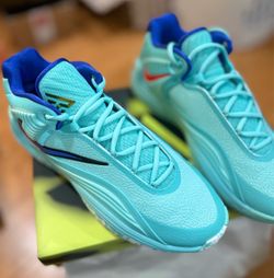 Men Nike Light Aqua Size 10.5