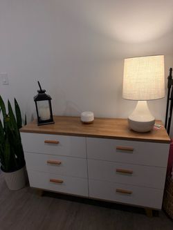 White 6-drawer dresser with wood handles