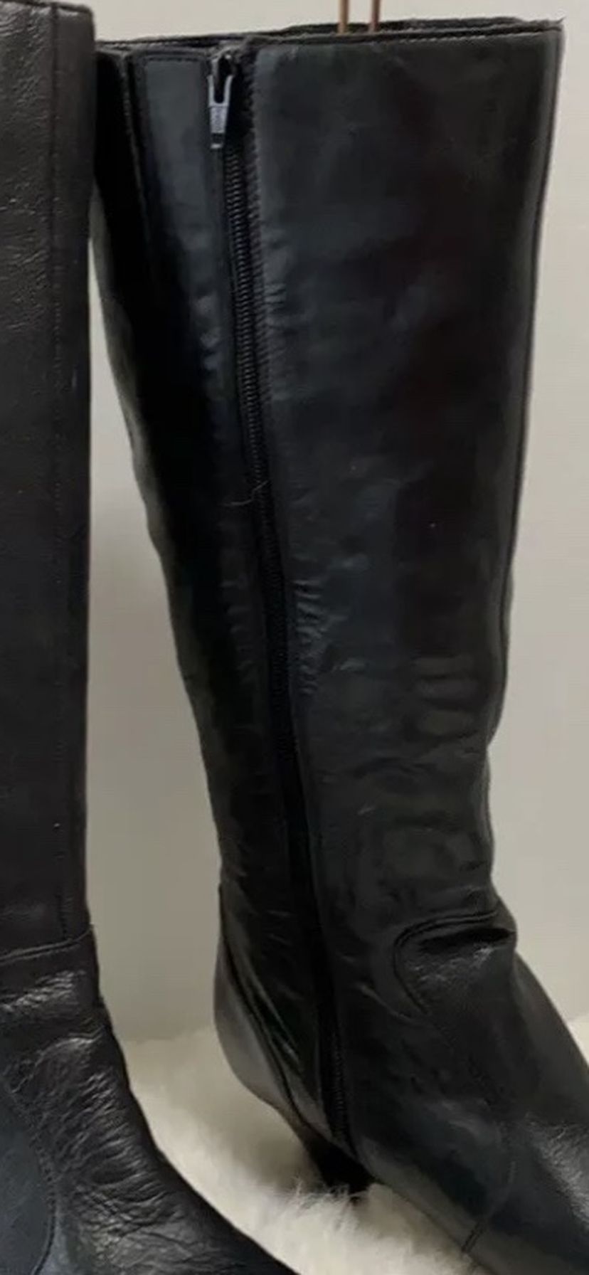 BOC Born Concepts Black Leather Zip Fashion Boots Womens Size 9.5 Style C46703