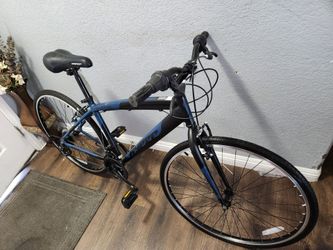 Hyper Bike Aluminum 28 700 21 Speed New Ready To Ride good condition