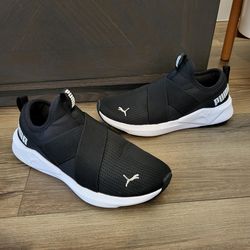 Puma Sneakers - Black and White