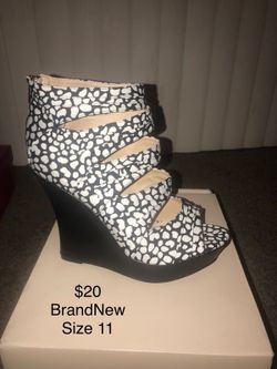 Brand New Ladies Size 11 Wedges