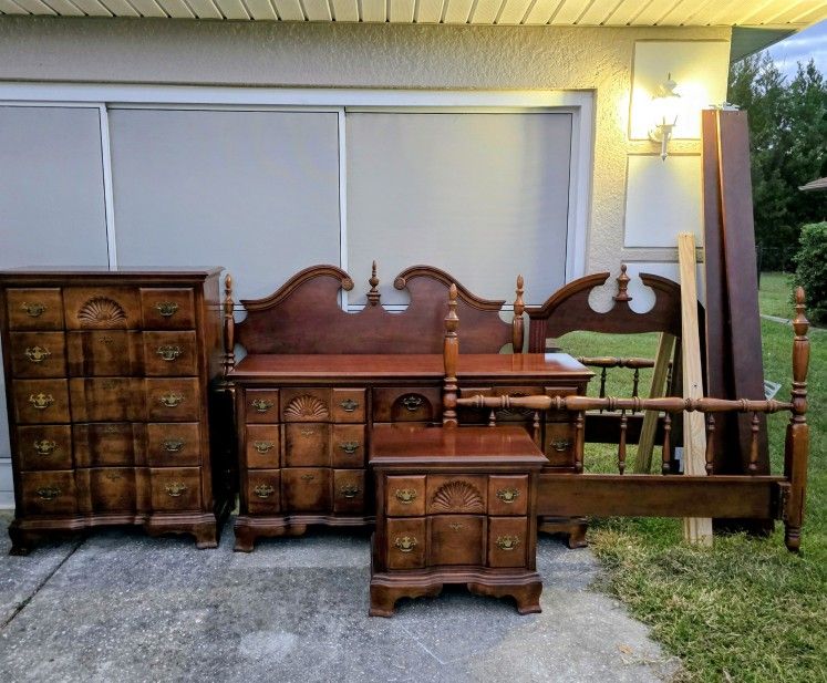 Cherrywood Queen Bedroom Set