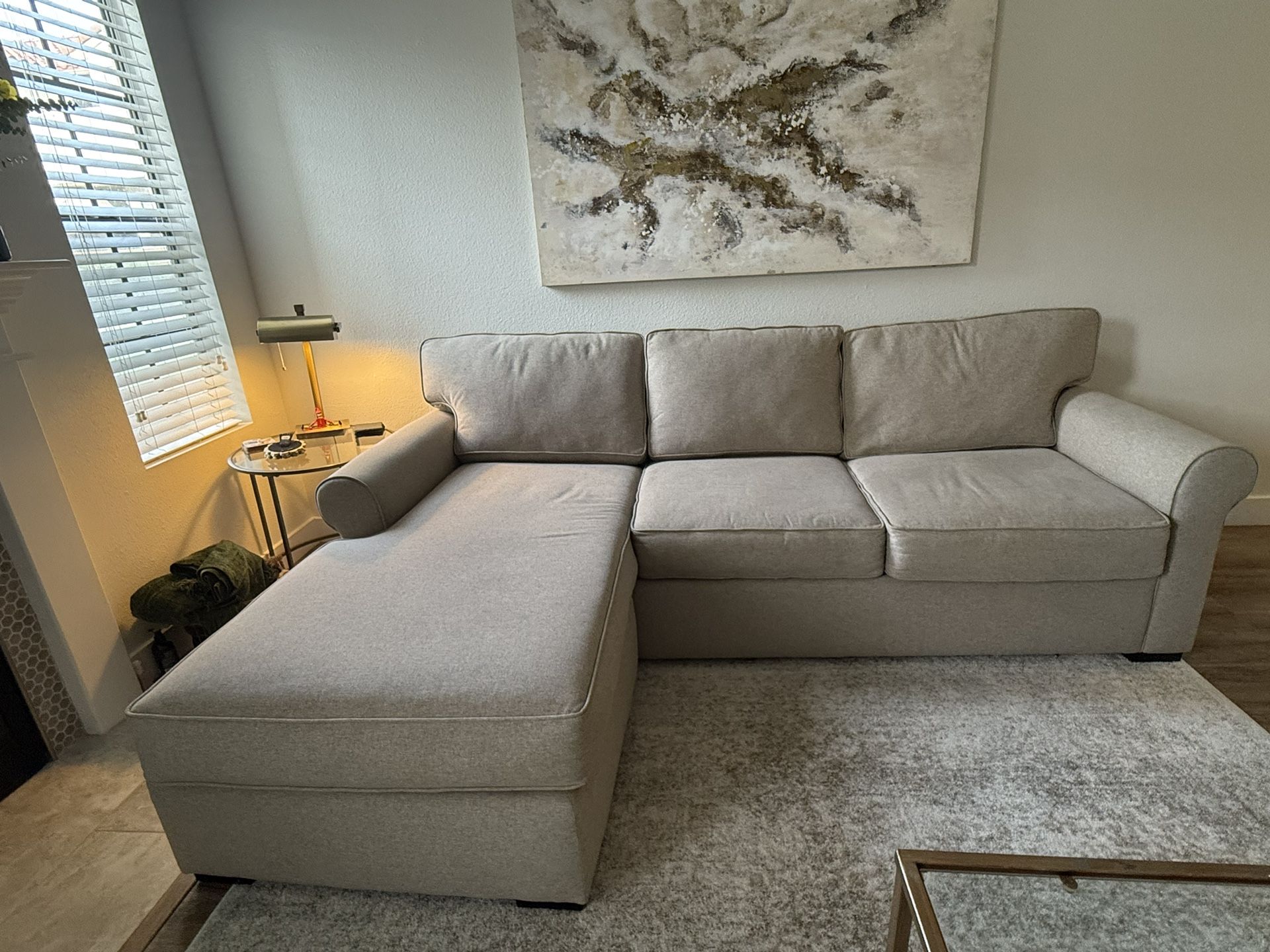 Light neutral Sectional Sofa with Chaise – Excellent Condition