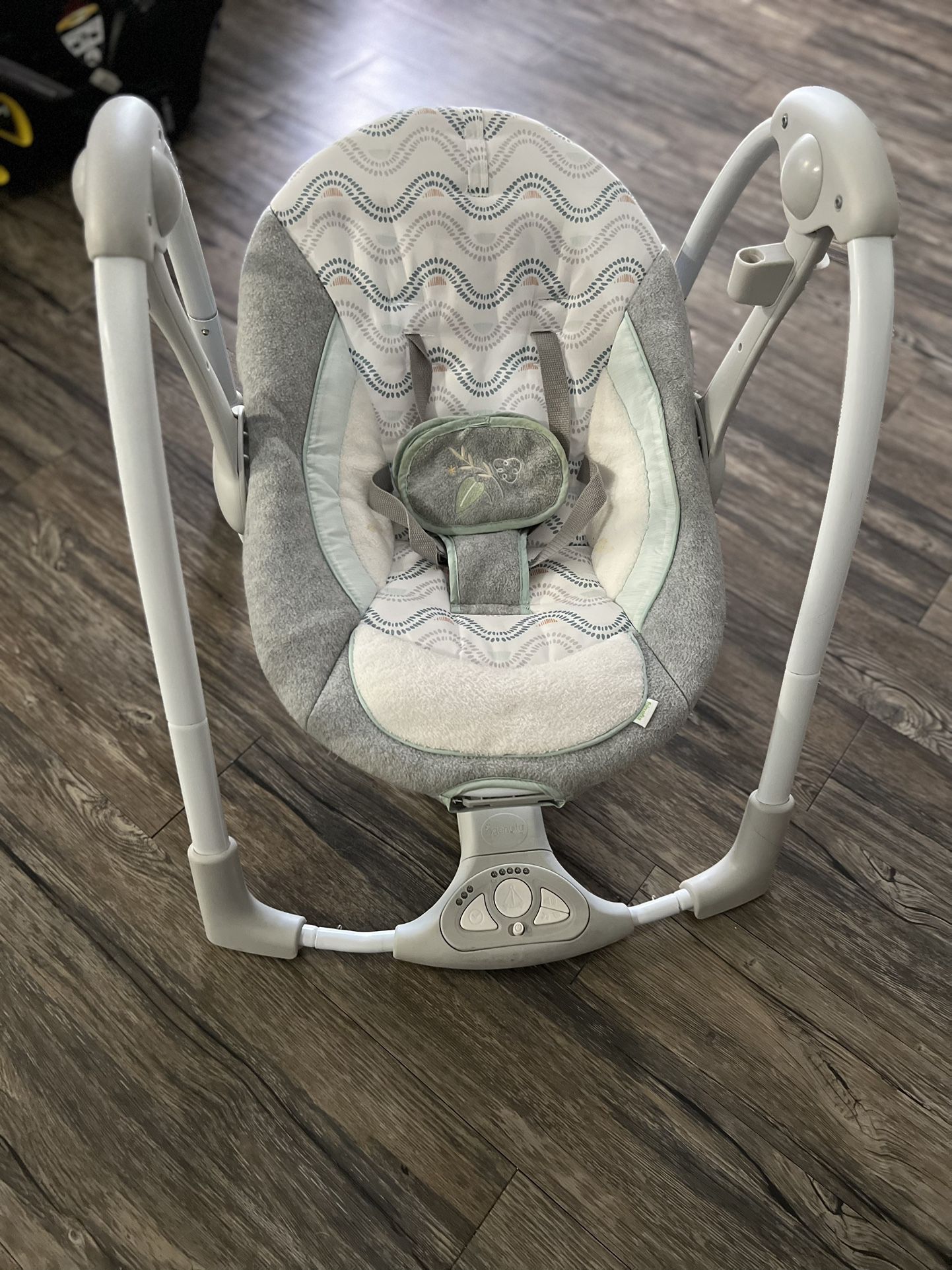 Portable Baby Swing Ingenuity