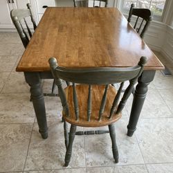Wood Kitchen Table With Six Chairs In Great Bridge/Fentress/Hickory Area of Chesapeake 