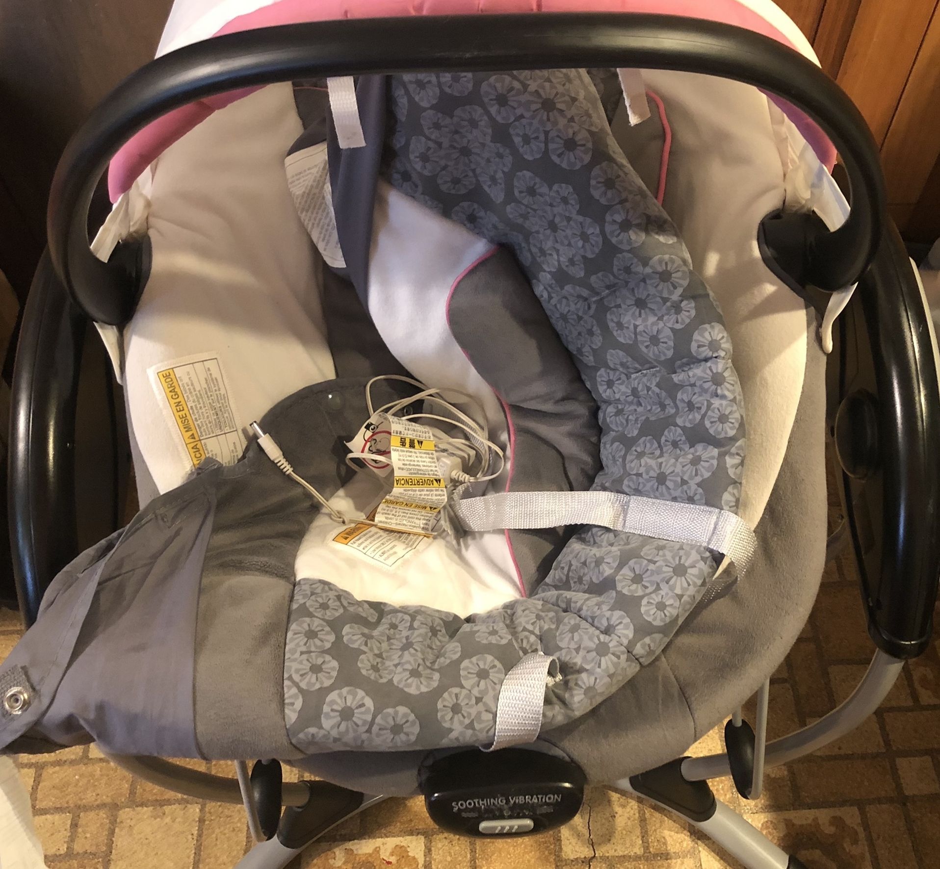 Graco Glider: Swing Bouncer Seat Combo With Spare Cover