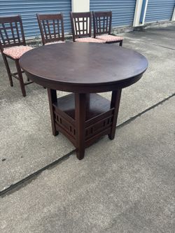 Extendable Table And Chairs