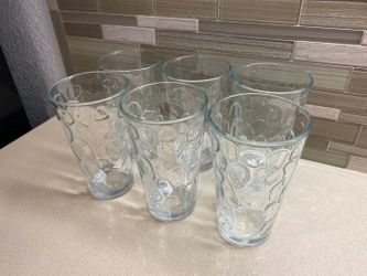 6pcs Almost New Beautiful Wine Glasses 