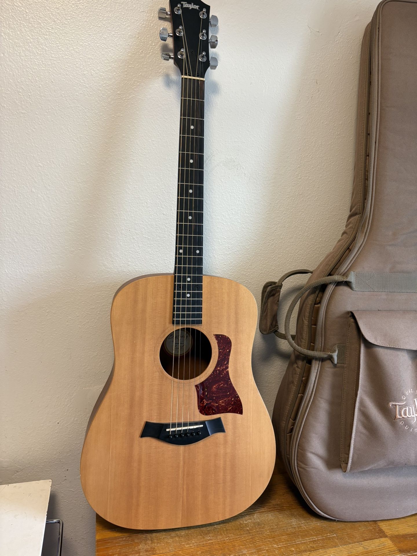 2004 ACOUSTIC BIG BABY GUITAR