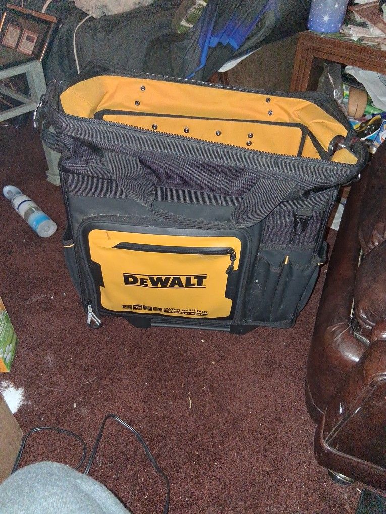 l eighteen inch rolling bag brand new dwelt