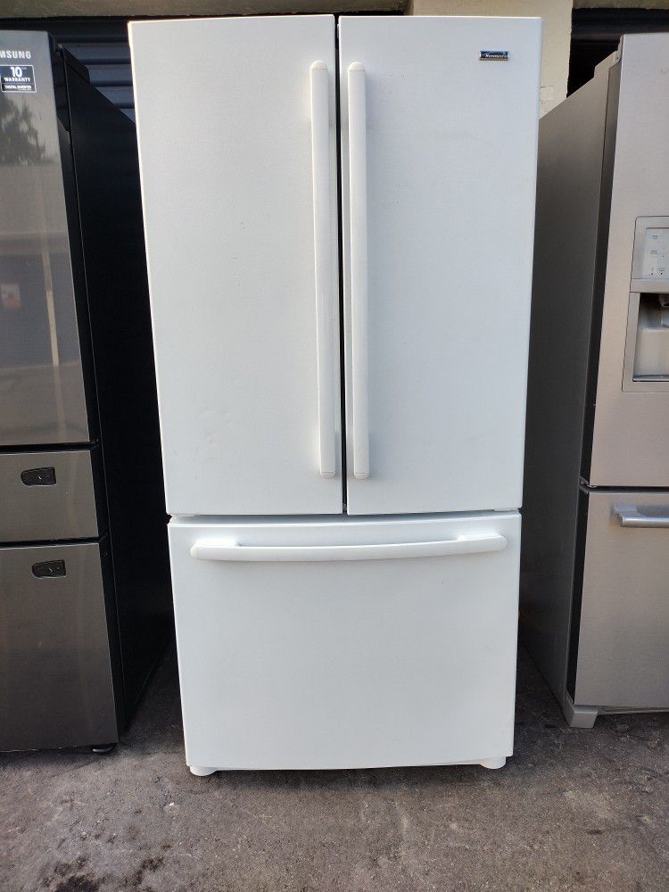 Like New Kenmore Refrigerator 