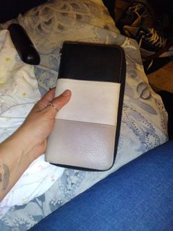 Women's Wallet With RDF Card Protection