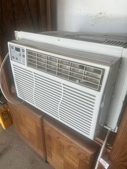 G..E…Window 7k Btu Works great cools great