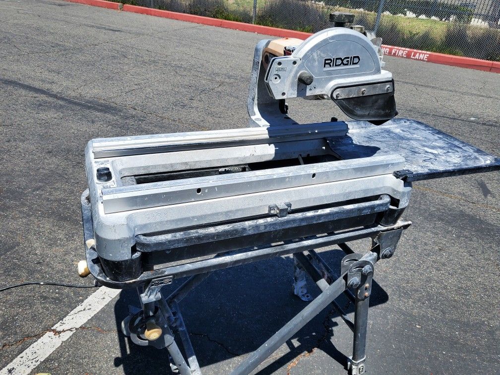 Ridgid TILE SAW  WTS2000L