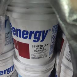 Senergy Find Acrylic Stucco Max White