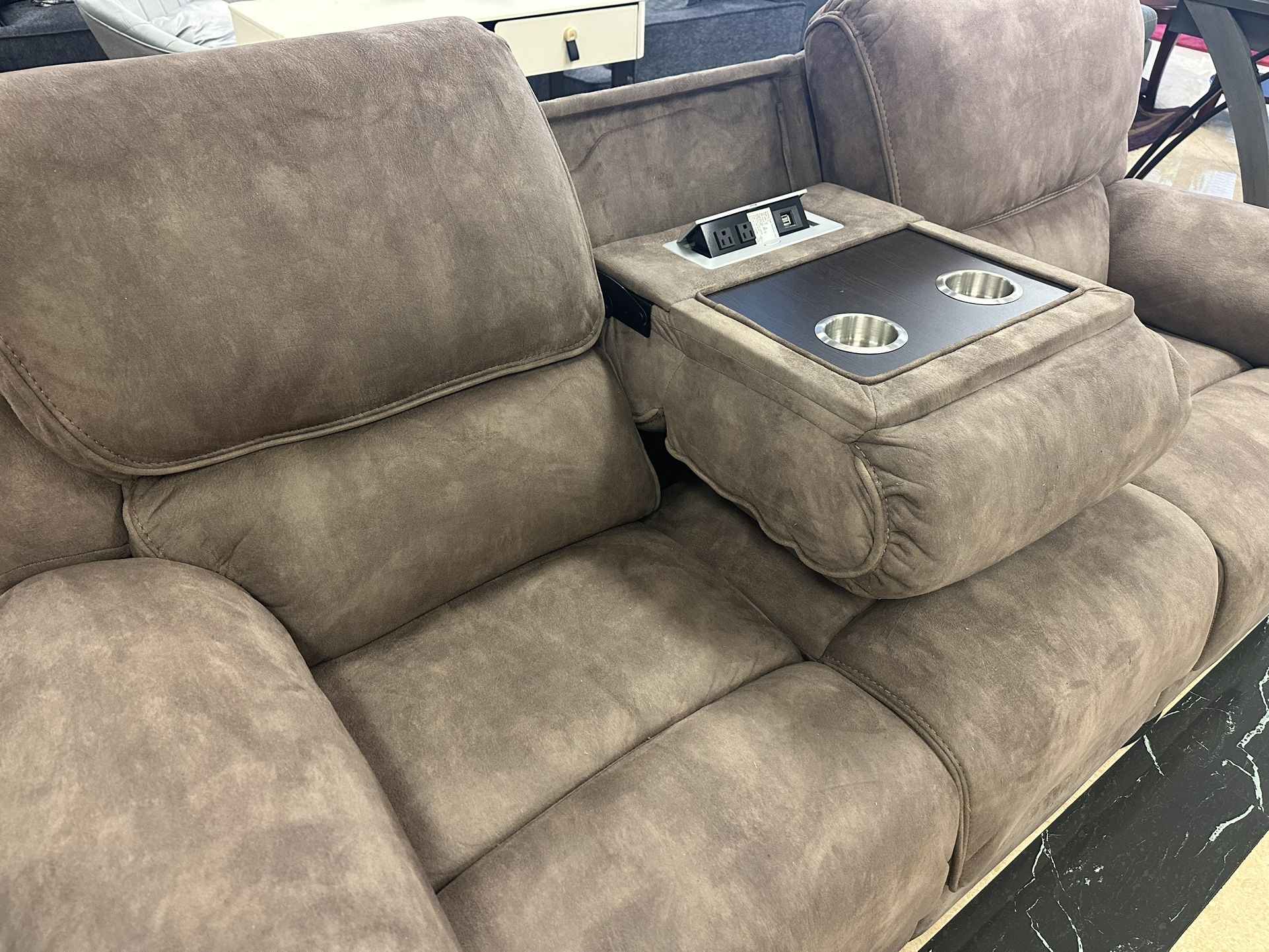 3pc. New/Comfy/Camel Brown Set. UsB