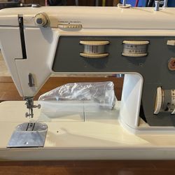 Vintage Singer Sewing Machine Model 774 With Cabinet