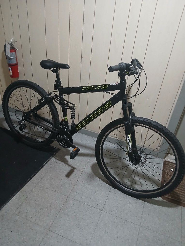 Men's mountain bike 200 dollars Buys It
