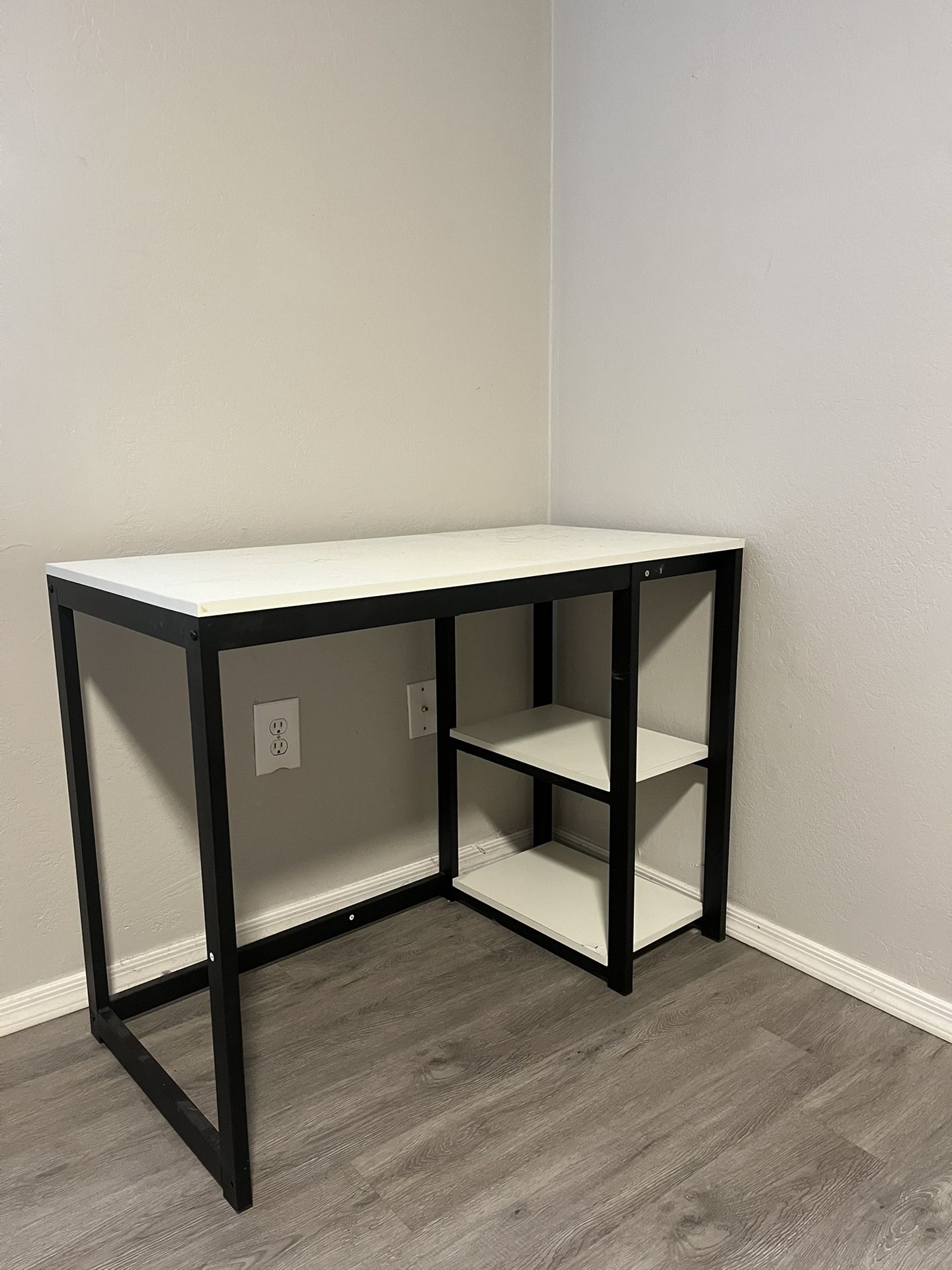 Writing Desk W Storage/Shelving