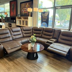 Power Recliner Sectional With Adjustable Headrest And Wireless Charger!!